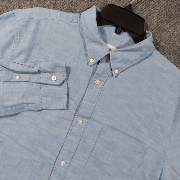 Gap Chambray Shirt Mens Large Sky Blue Button Down Collar Long Sleeve Pocket - Picture 1 of 10